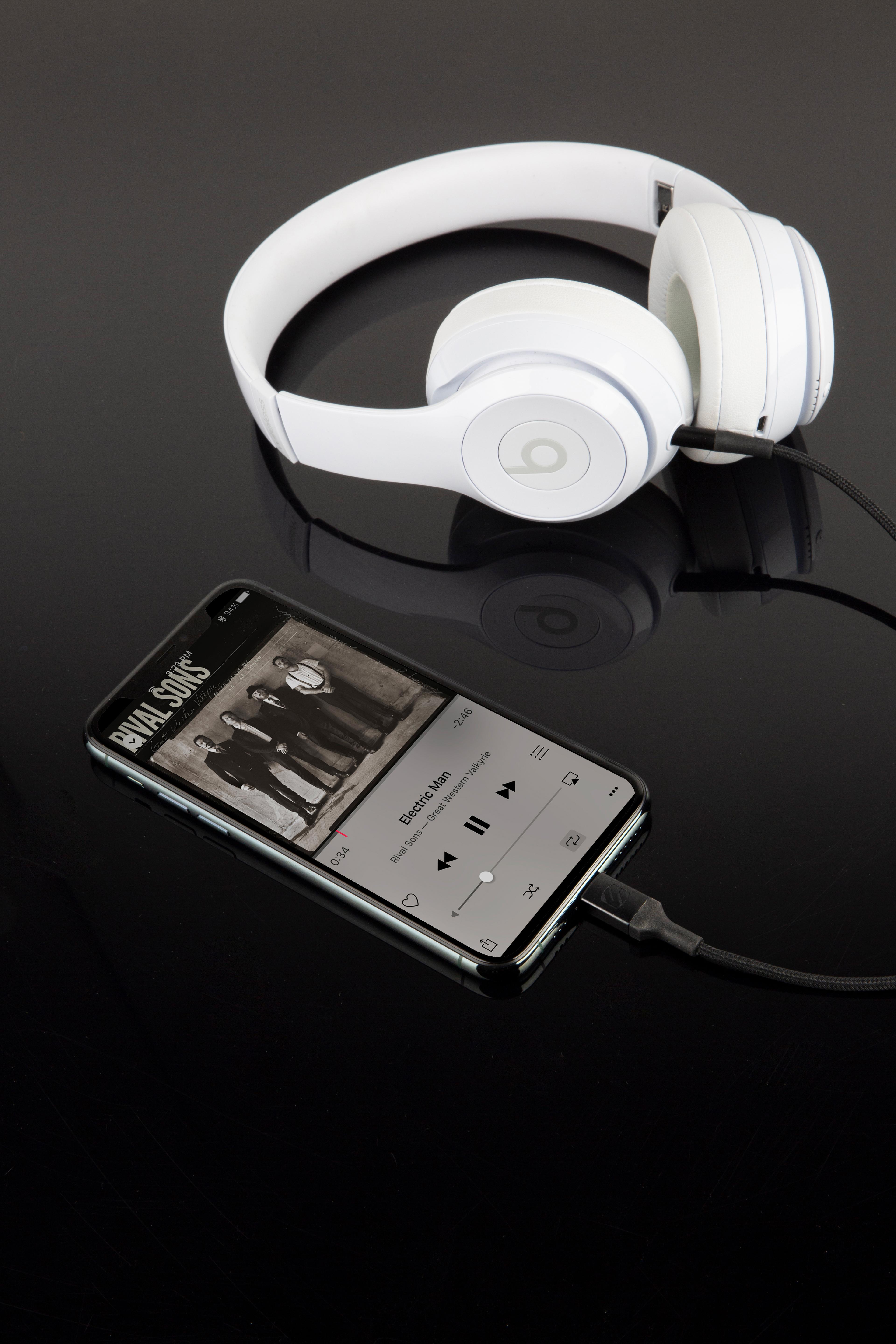 Scosche StrikeLine 3.5mm AUX to Lightning Audio Cable 1.2m