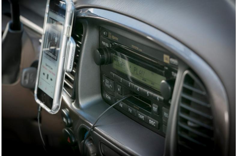 Scosche Universal Cassette Adapter Scosche Universal Cassette Adapter