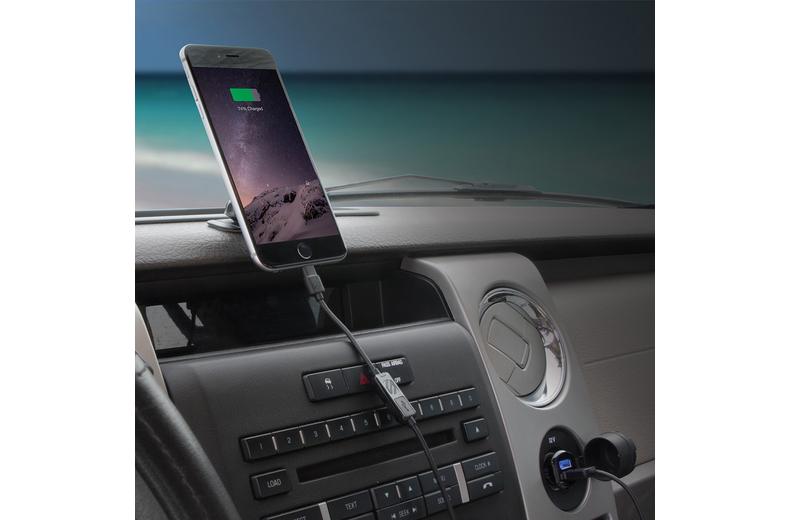 Scosche ReVolt Dual Port 12-Watt USB Car Charger Scosche ReVolt Dual Port 12-Watt USB Car Charger