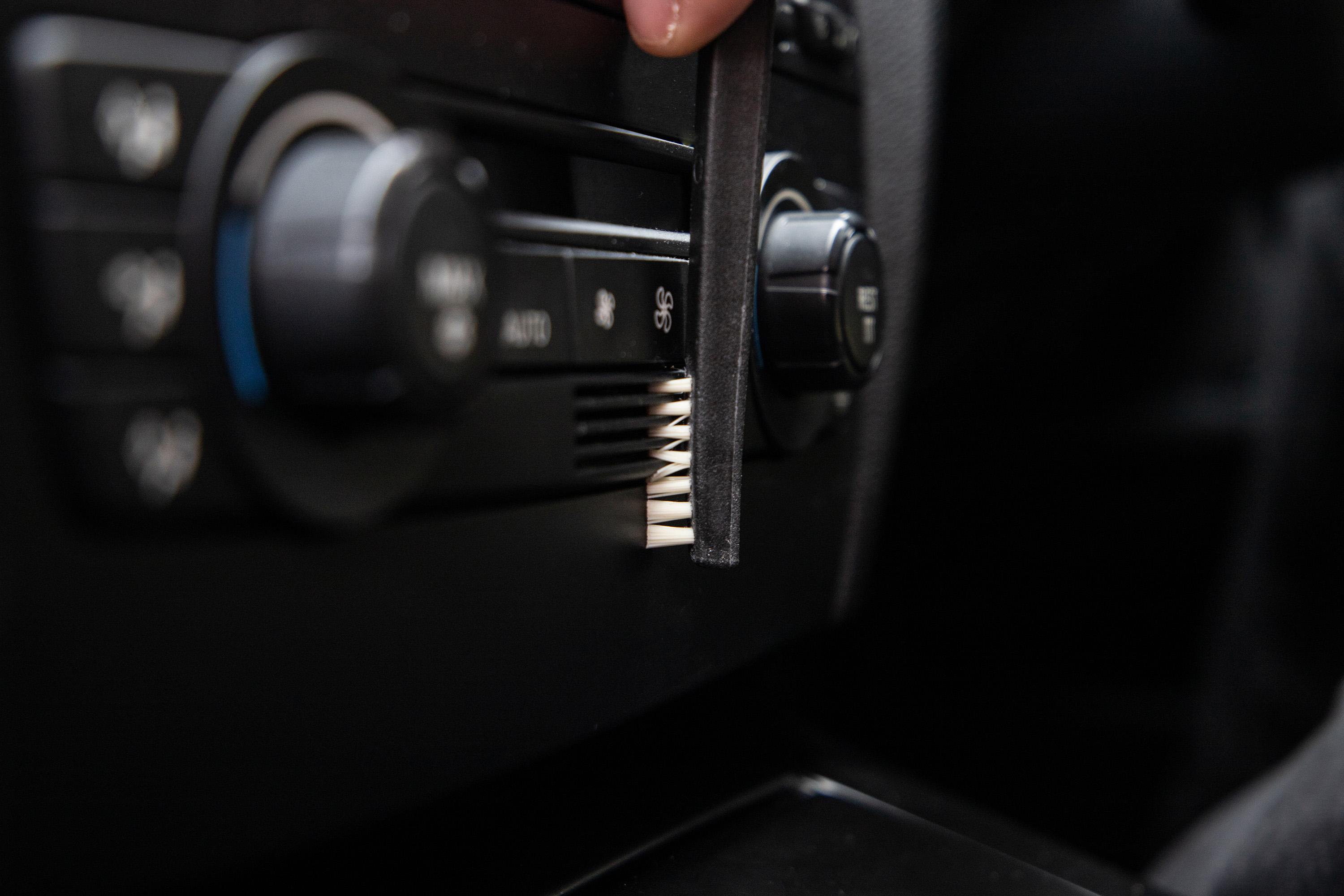 Meguiar’s Triple Duty Detail Brush