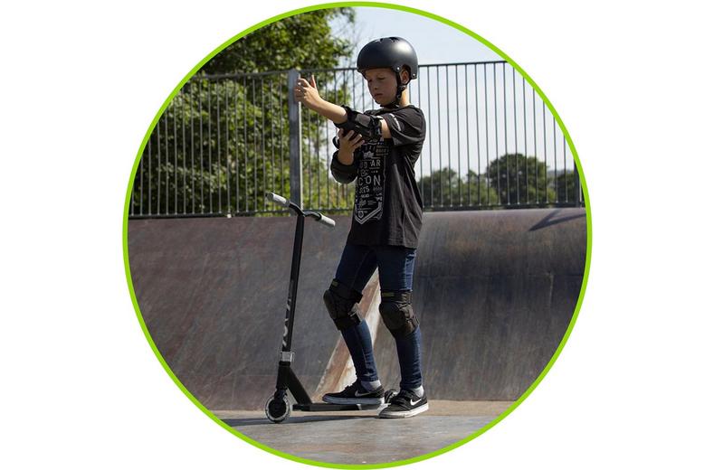 Madd Gear Kick Pro V5 Stunt Scooter Madd Gear Kick Pro V5 Stunt Scooter