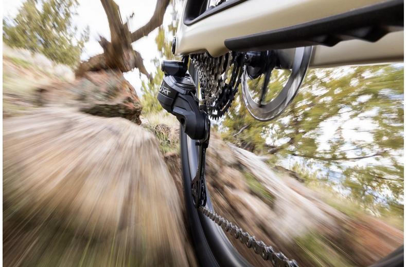 Shimano XT RD-M8250 Di2 12 Speed Rear Derailleur Shimano XT RD-M8250 Di2 12 Speed Rear Derailleur