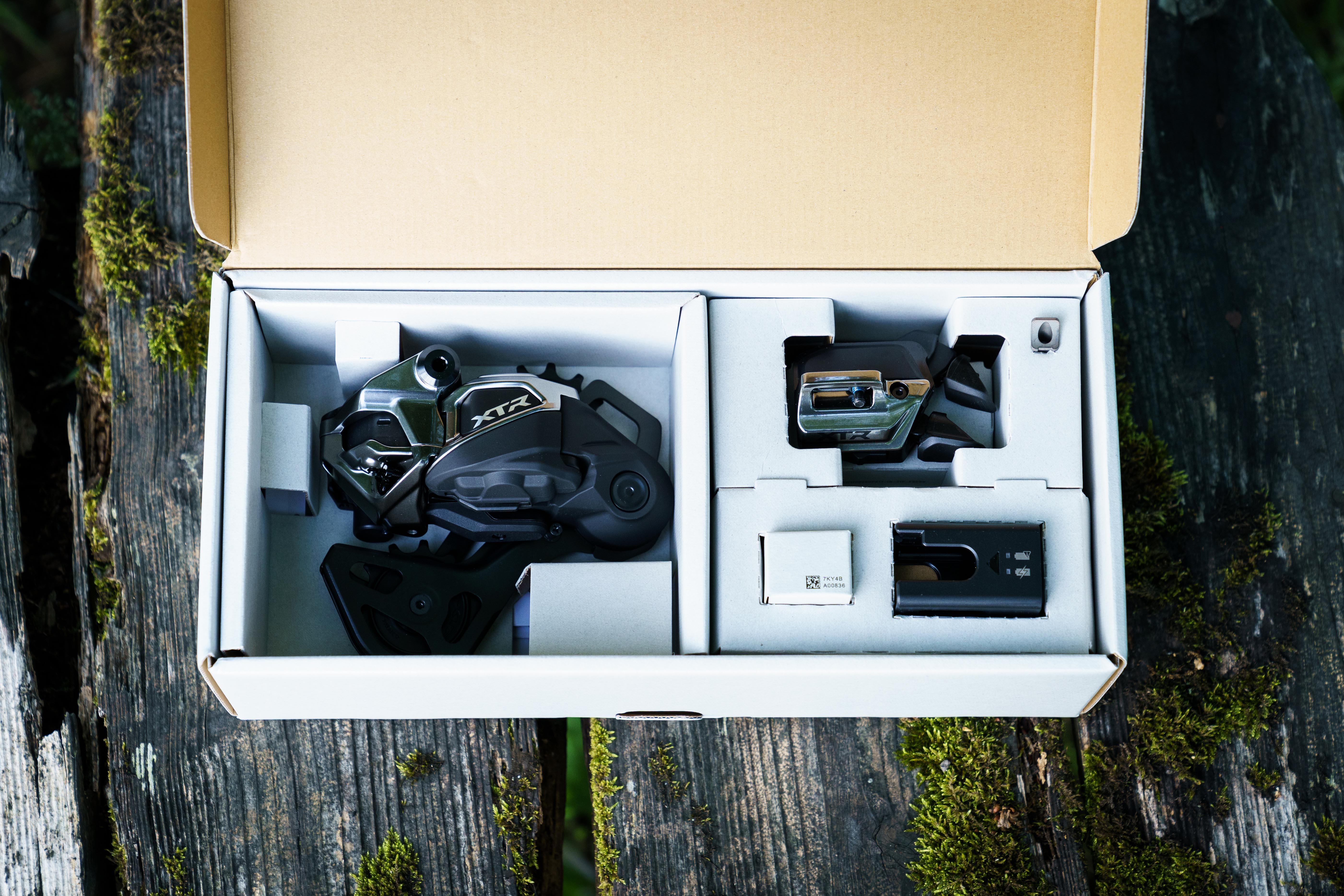 Shimano XTR M9520 Di2 Upgrade Kit, SGS Mech, Band-On