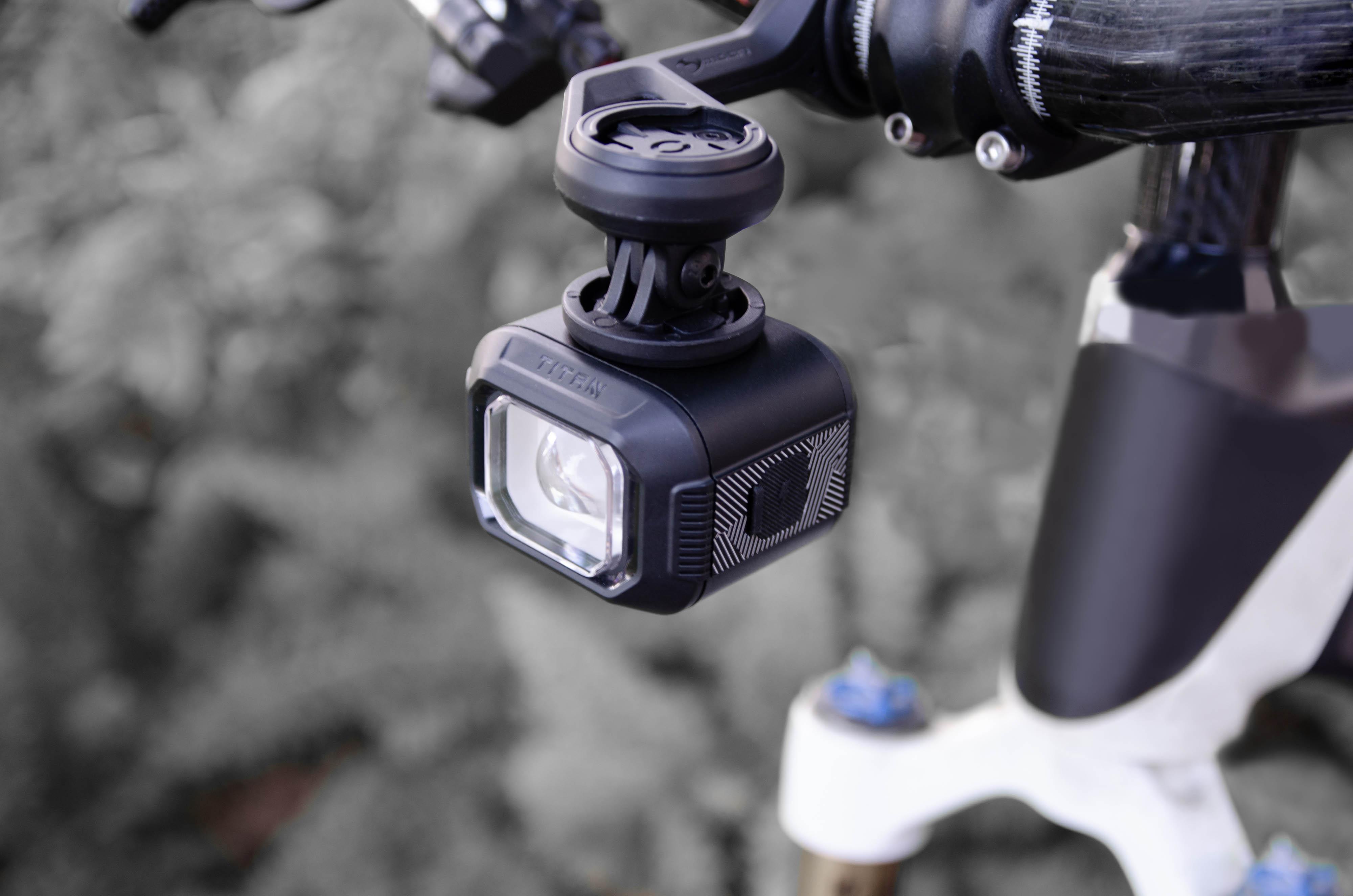 Titan Max 1700Lm Light, Remote