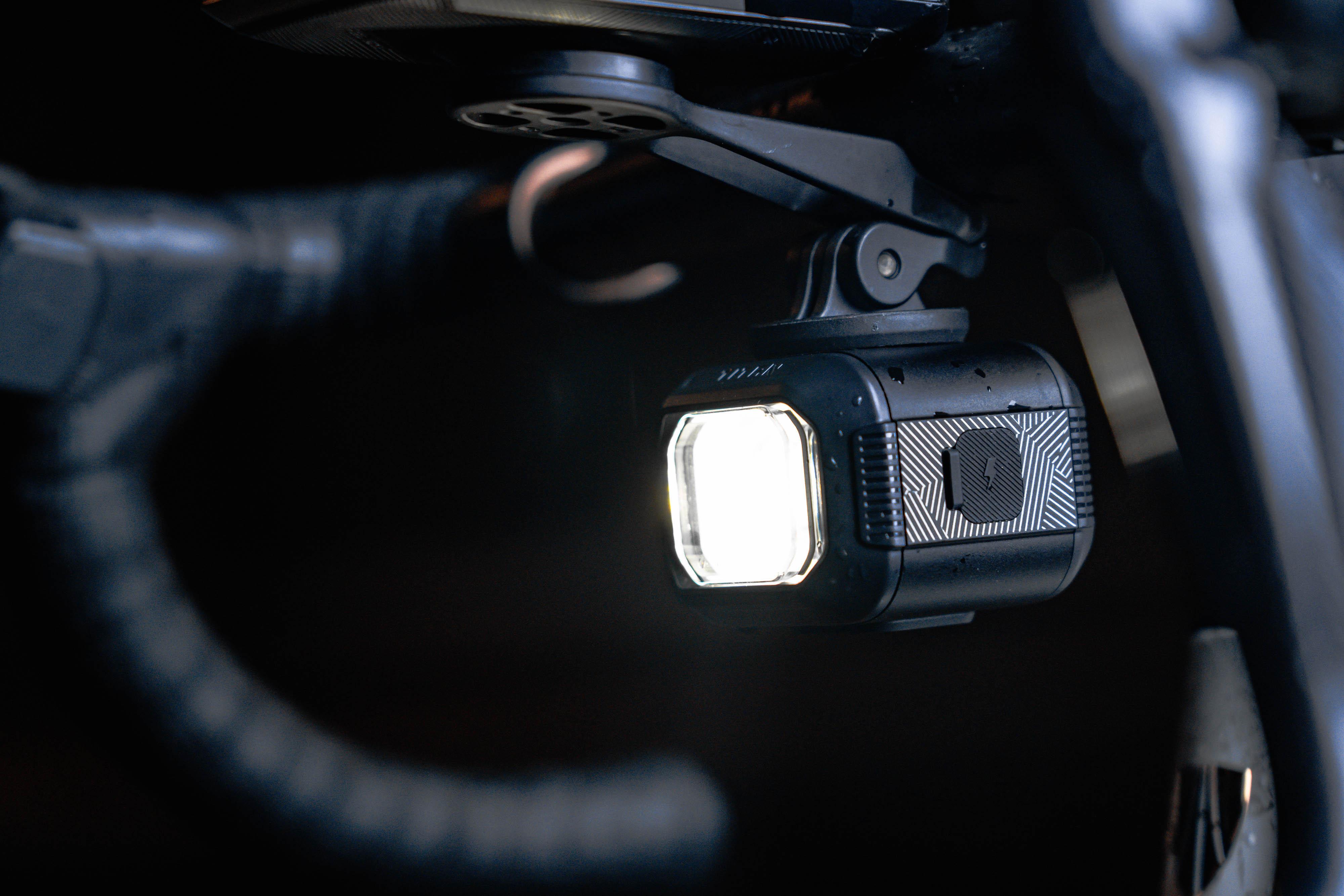 Titan Max 1700Lm Light, Remote