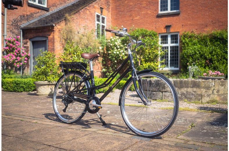 Pendleton Somerby Deluxe Electric Hybrid Bike - S, M Frames Pendleton Somerby Deluxe Electric Hybrid Bike - S, M Frames