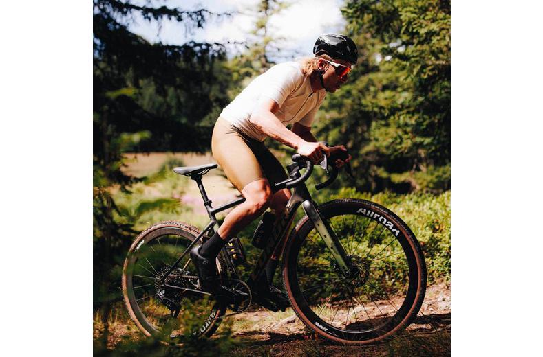 Mavic Allroad S Carbon Disc Brake Wheelset Mavic Allroad S Carbon Disc Brake Wheelset