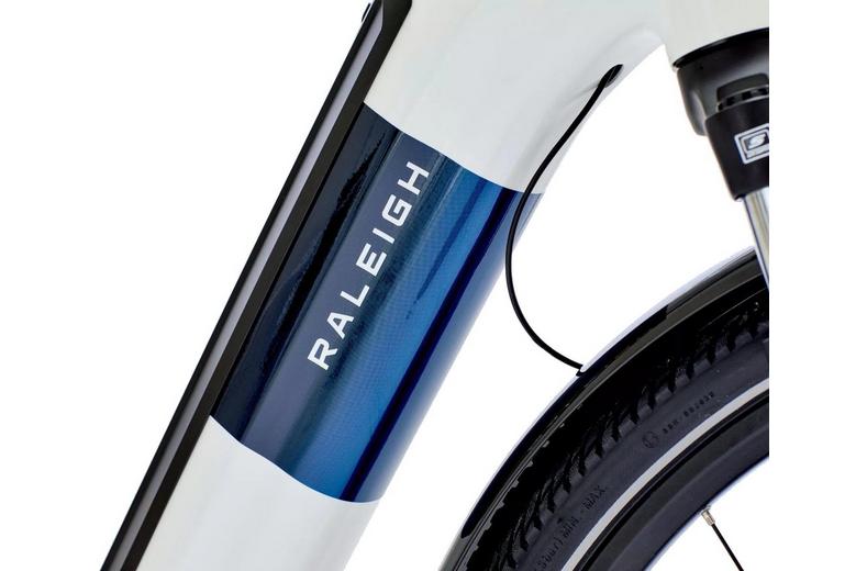 Raleigh Motus Sparkling White Electric Hybrid Bike - M Frame Raleigh Motus Sparkling White Electric Hybrid Bike - M Frame