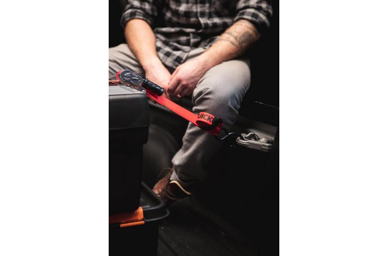 QUICKLOADER Rebel Hybrid Magnetic Ratchet Strap QLR800LDH 800 KG 25MMX5M 1-PACK QUICKLOADER Rebel Hybrid Magnetic Ratchet Strap QLR800LDH 800 KG 25MMX5M 1-PACK