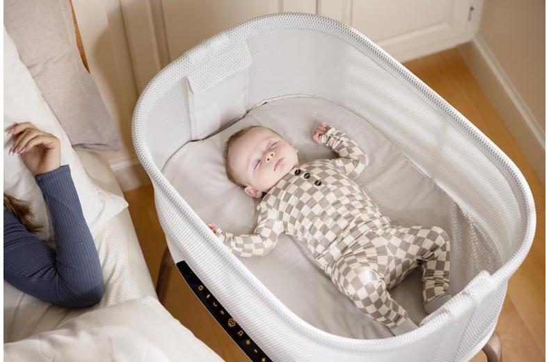 Graco Eluma Nest Bedside Crib - Luna Graco Eluma Nest Bedside Crib - Luna