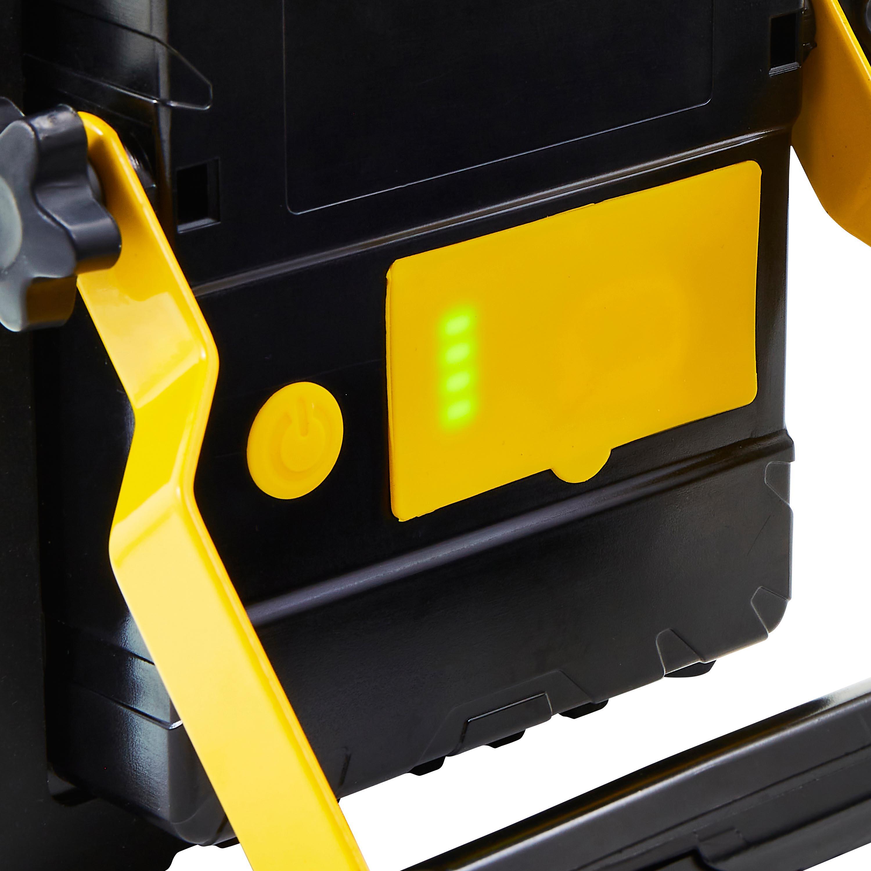 Stanley 1000 Lumens Rechargeable Worklight with Rubber Bezel Surround. IP65. USB-C