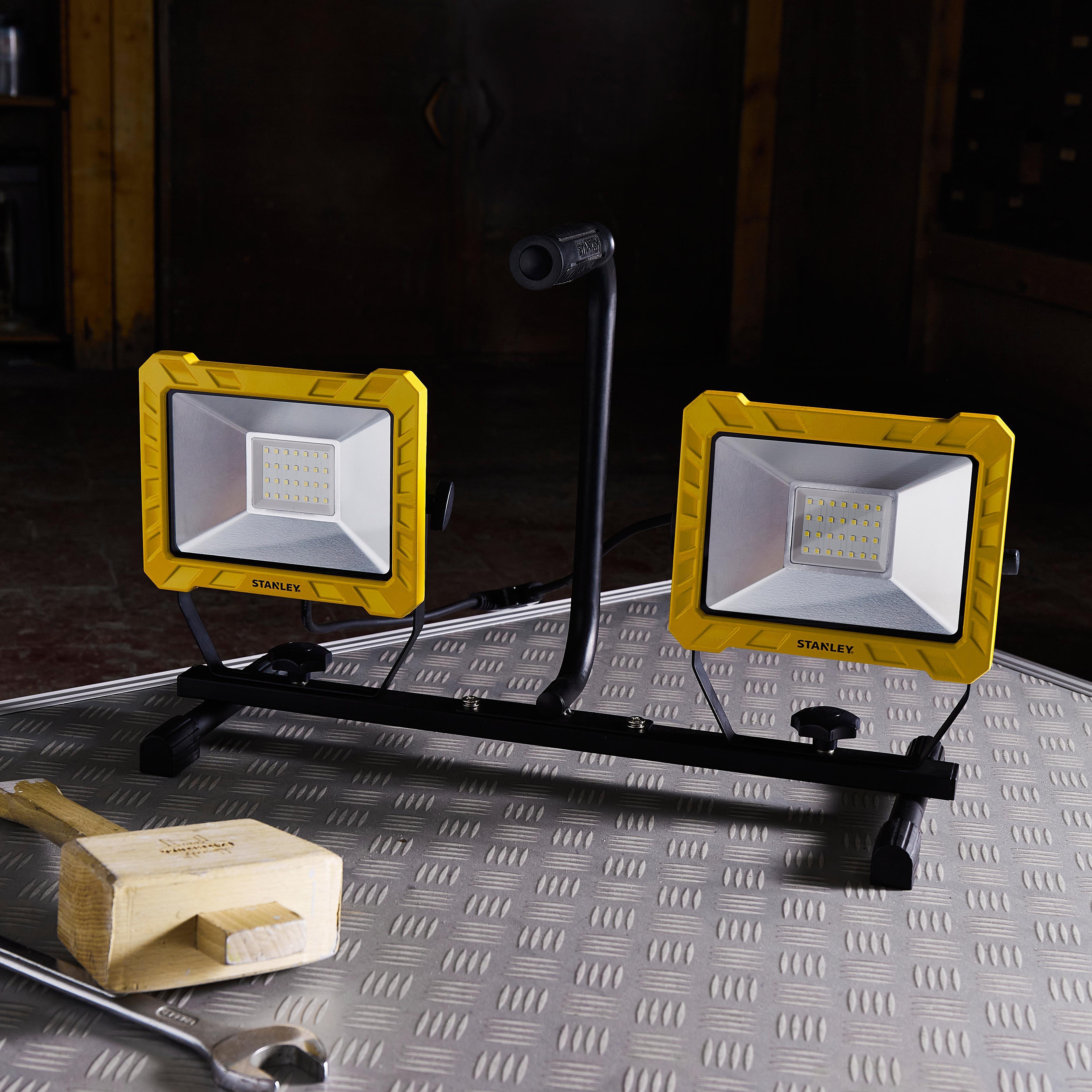 Stanley Twin Tripod Area Worklight