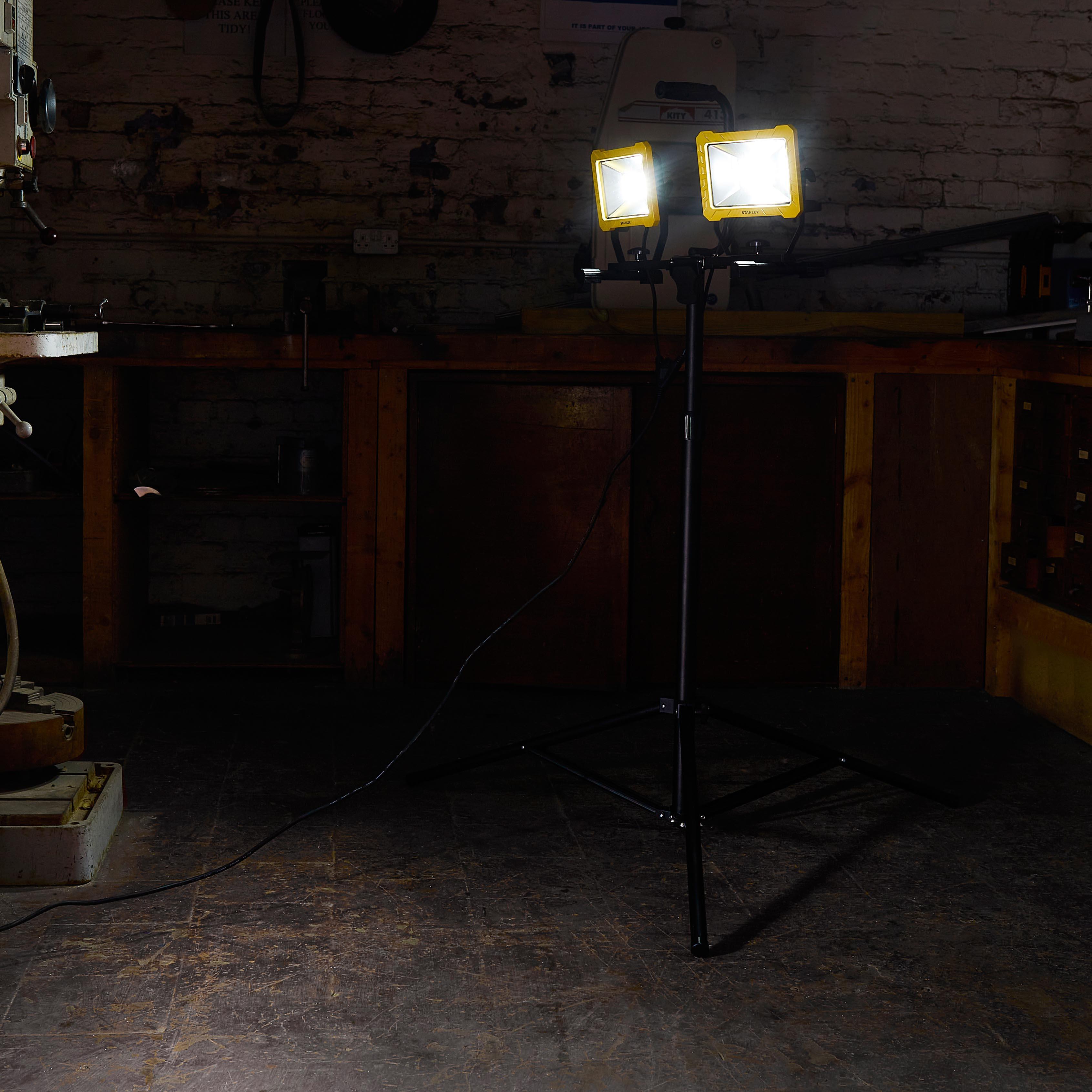 Stanley Twin Tripod Area Worklight