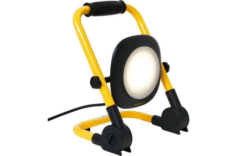 Stanley 30W Folding Worklight. 2700 Lumens. IP44. Stanley 30W Folding Worklight. 2700 Lumens. IP44.
