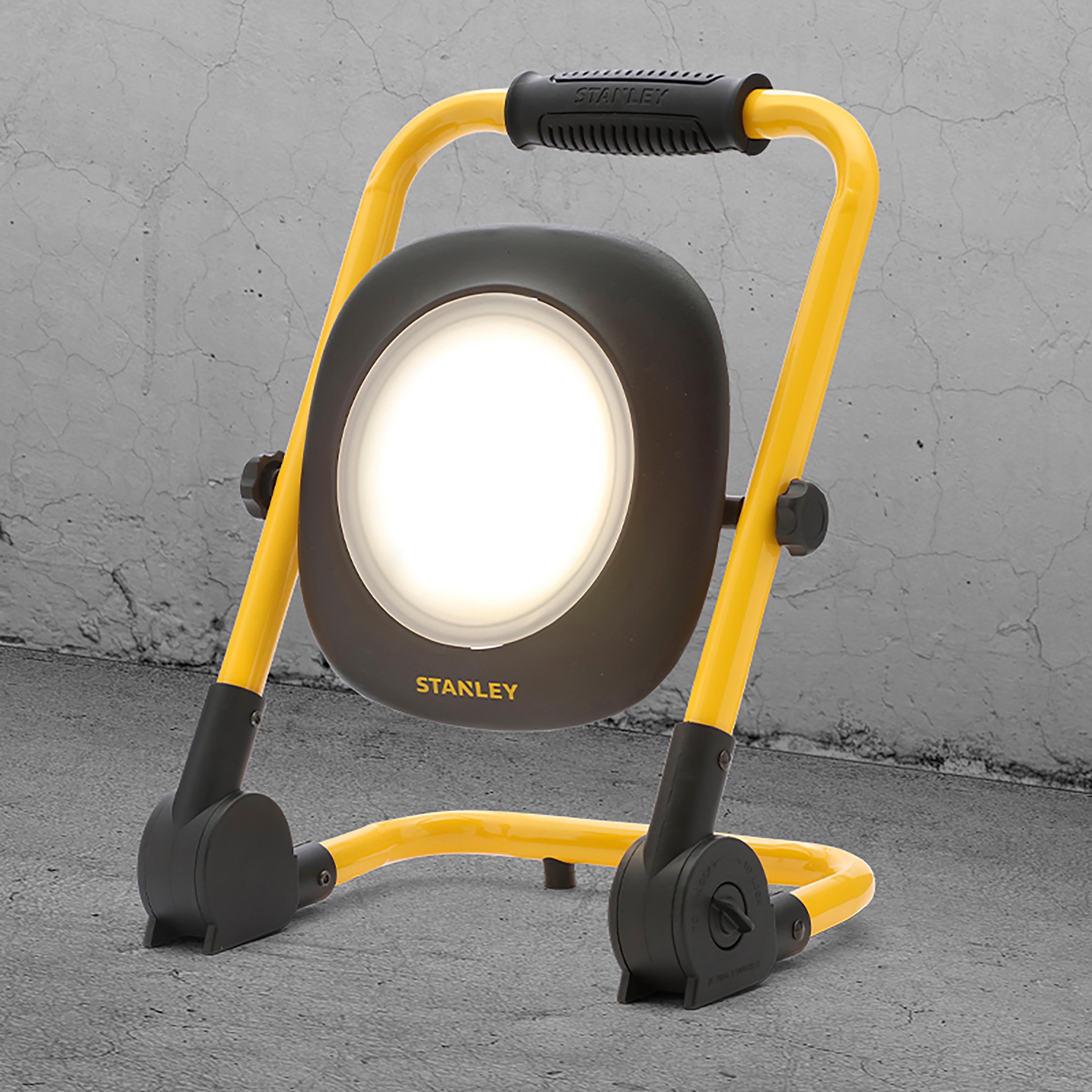 Stanley 50W Folding Worklight. 4500 Lumens. IP44.