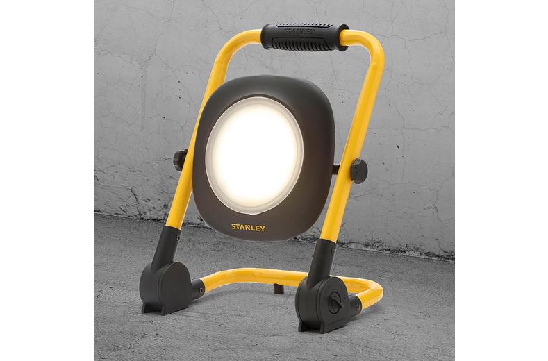 Stanley 50W Folding Worklight. 4500 Lumens. IP44. Stanley 50W Folding Worklight. 4500 Lumens. IP44.