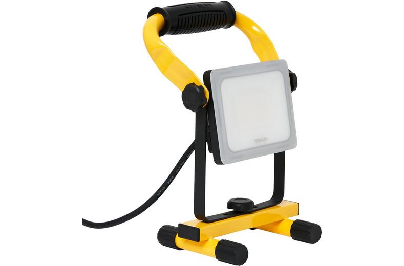 Stanley 20W Folding Worklight with Frosted Lens. 1800 Lumens. IP44. Stanley 20W Folding Worklight with Frosted Lens. 1800 Lumens. IP44.