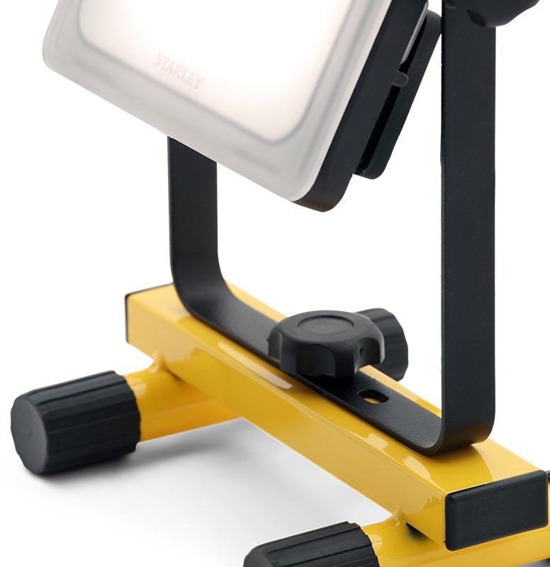Stanley 20W Folding Worklight with Frosted Lens. 1800 Lumens. IP44.