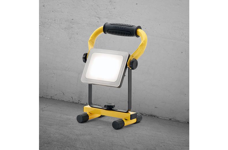 Stanley 20W Folding Worklight with Frosted Lens. 1800 Lumens. IP44. Stanley 20W Folding Worklight with Frosted Lens. 1800 Lumens. IP44.