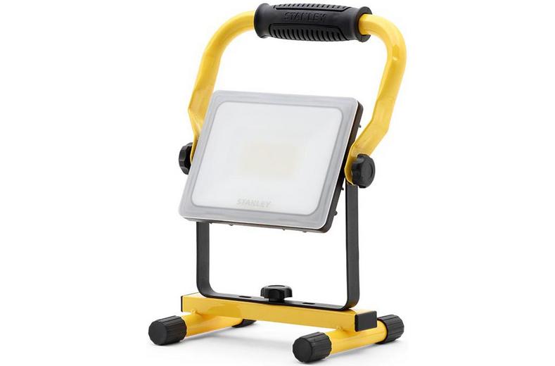Stanley 30W Folding Worklight with Frosted Lens. 2700 Lumens. IP44. Stanley 30W Folding Worklight with Frosted Lens. 2700 Lumens. IP44.