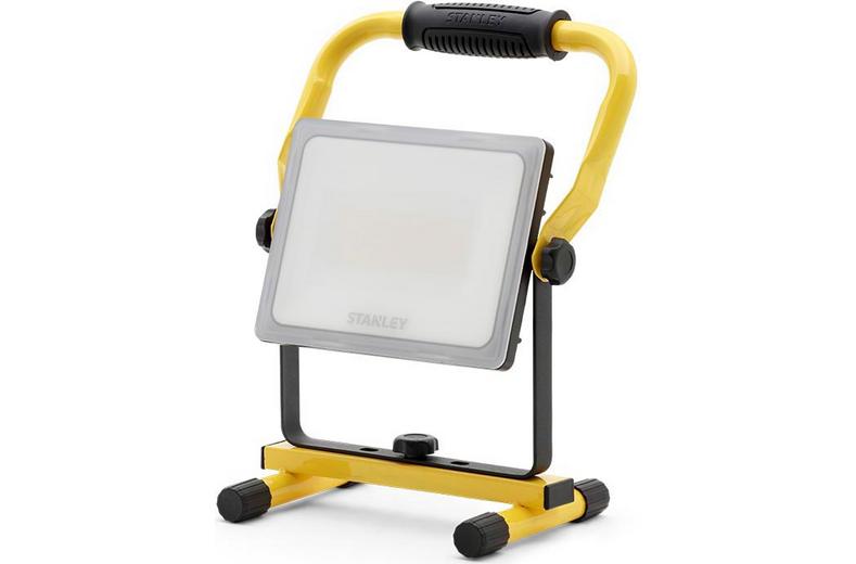 Stanley 50W Folding Worklight with Frosted Lens. 4500 Lumens. IP44. Stanley 50W Folding Worklight with Frosted Lens. 4500 Lumens. IP44.