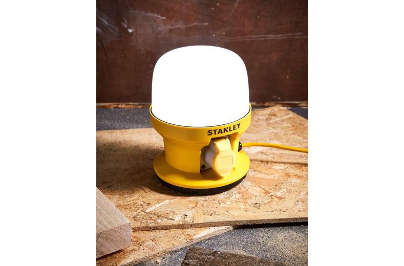Stanley 30W LED Magnetic Globe Light with Outlet Socket. IP54. 2600 Lumens. Stanley 30W LED Magnetic Globe Light with Outlet Socket. IP54. 2600 Lumens.