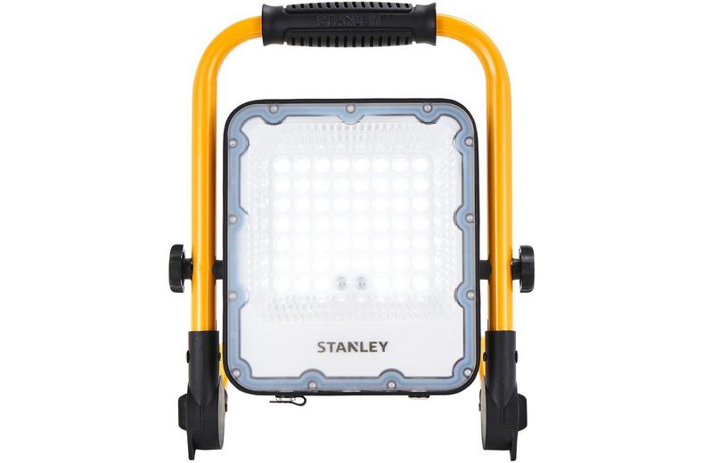 Stanley 2200 Lumen Slimline Rechargeable Worklight. IP65. DC to USB-A Stanley 2200 Lumen Slimline Rechargeable Worklight. IP65. DC to USB-A