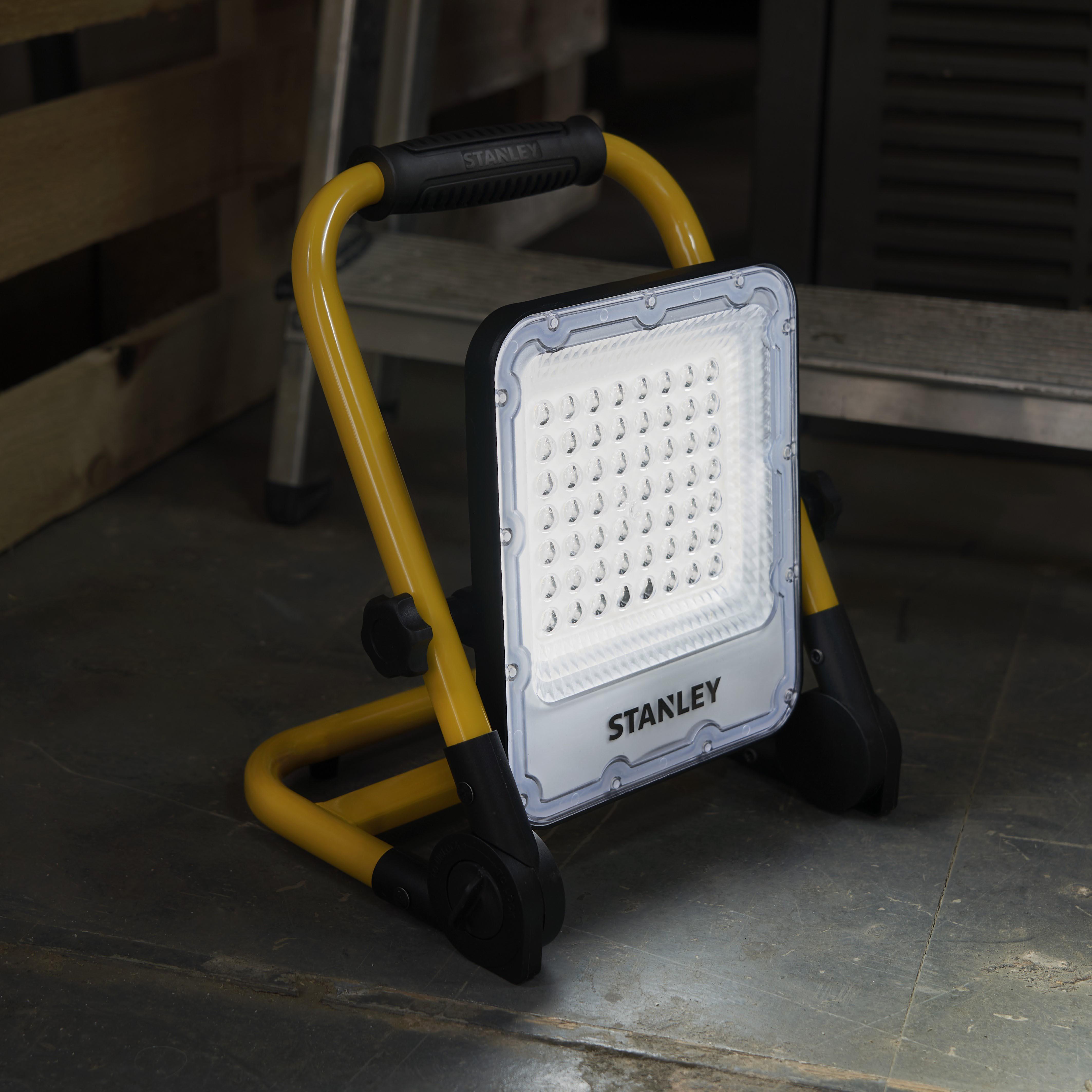 Stanley 2200 Lumen Slimline Rechargeable Worklight. IP65. DC to USB-A