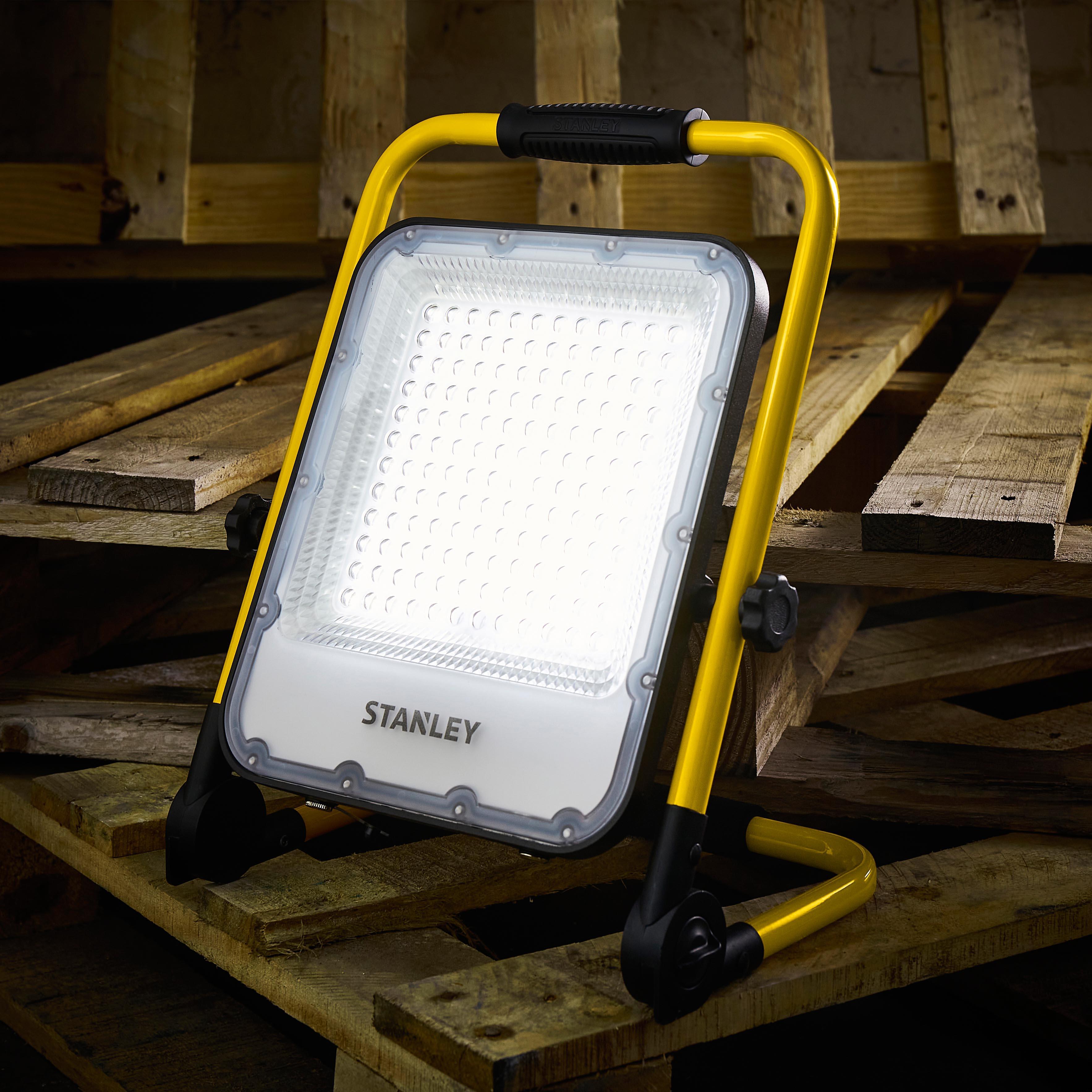 Stanley 3300 Lumen Slimline Rechargeable Worklight. IP65. DC to USB-A