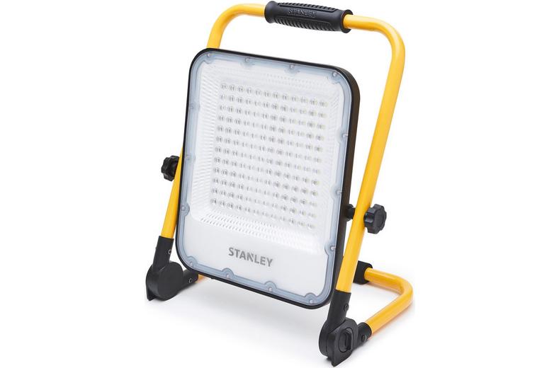 Stanley 5500 Lumen Slimline Rechargeable Worklight. IP65. DC to USB-A Stanley 5500 Lumen Slimline Rechargeable Worklight. IP65. DC to USB-A