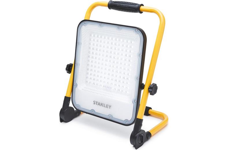 Stanley 5500 Lumen Slimline Rechargeable Worklight. IP65. DC to USB-A Stanley 5500 Lumen Slimline Rechargeable Worklight. IP65. DC to USB-A