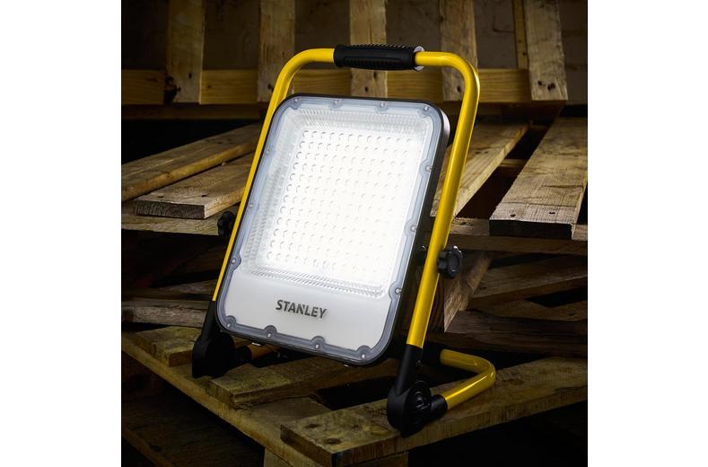 Stanley 5500 Lumen Slimline Rechargeable Worklight. IP65. DC to USB-A Stanley 5500 Lumen Slimline Rechargeable Worklight. IP65. DC to USB-A