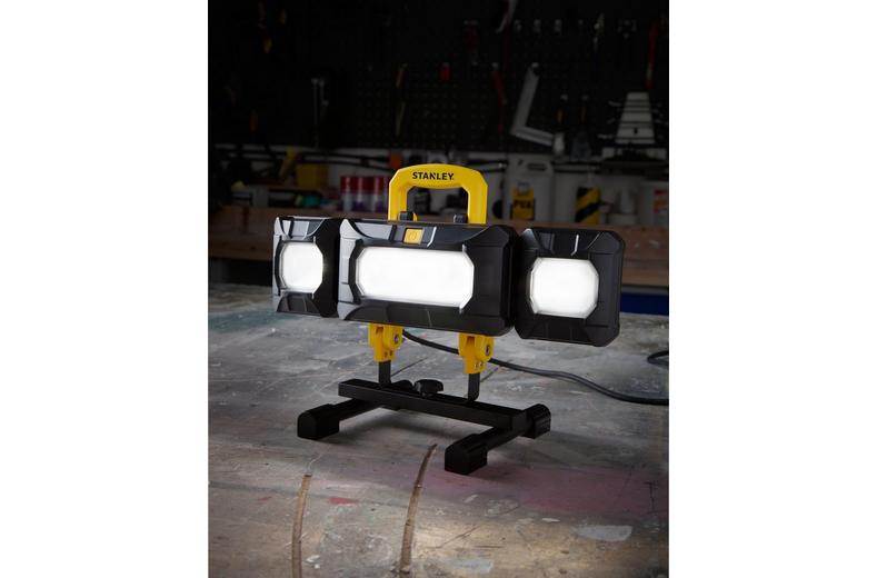 Stanley 50W Mains Powered Multi-Directional Worklight. Tripod Mountable. IP54. 4500 Lumens. Stanley 50W Mains Powered Multi-Directional Worklight. Tripod Mountable. IP54. 4500 Lumens.