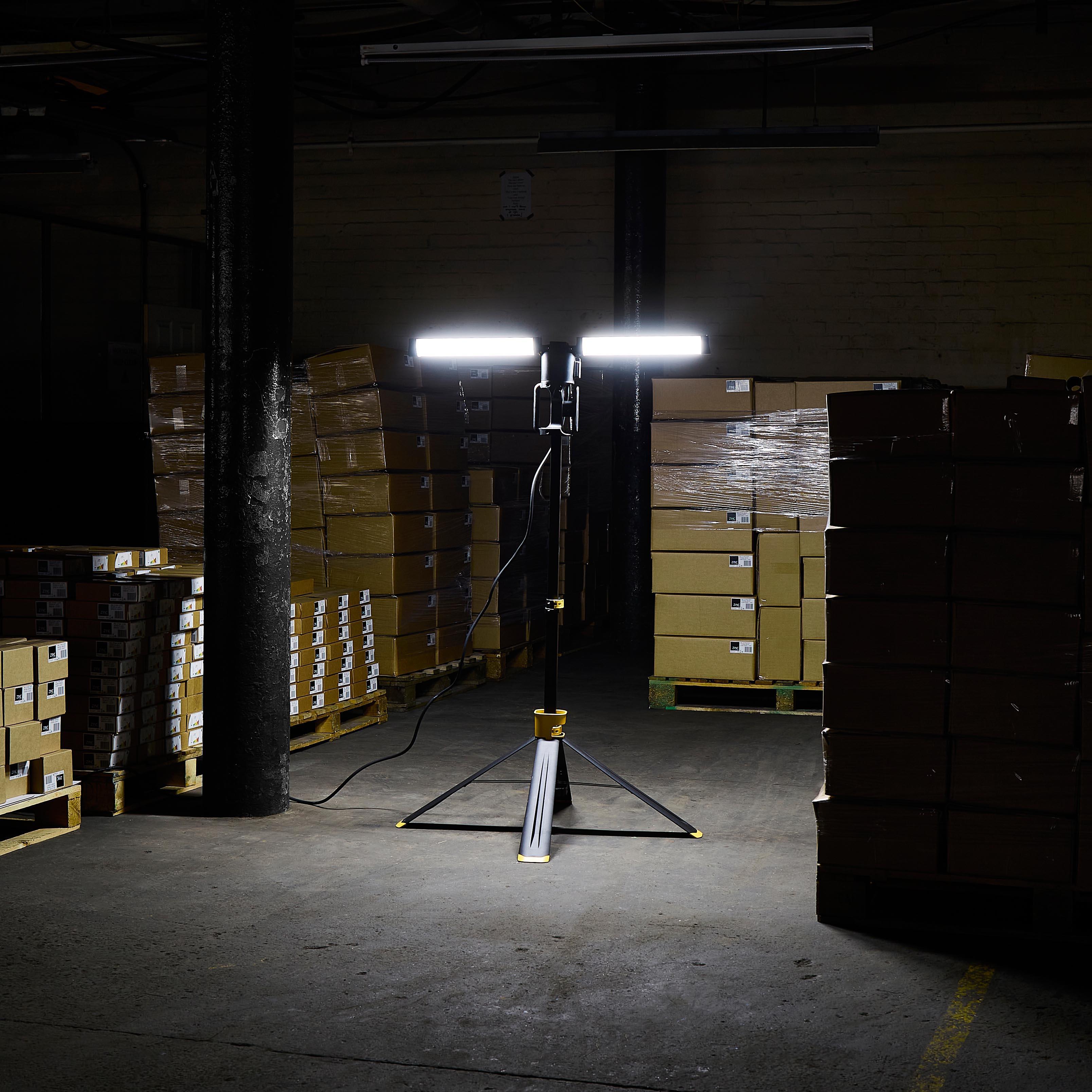 Stanley 2 x 40W Area Tower Light with Mains Power Outlet Socket. IP54. 8000 Lumens.