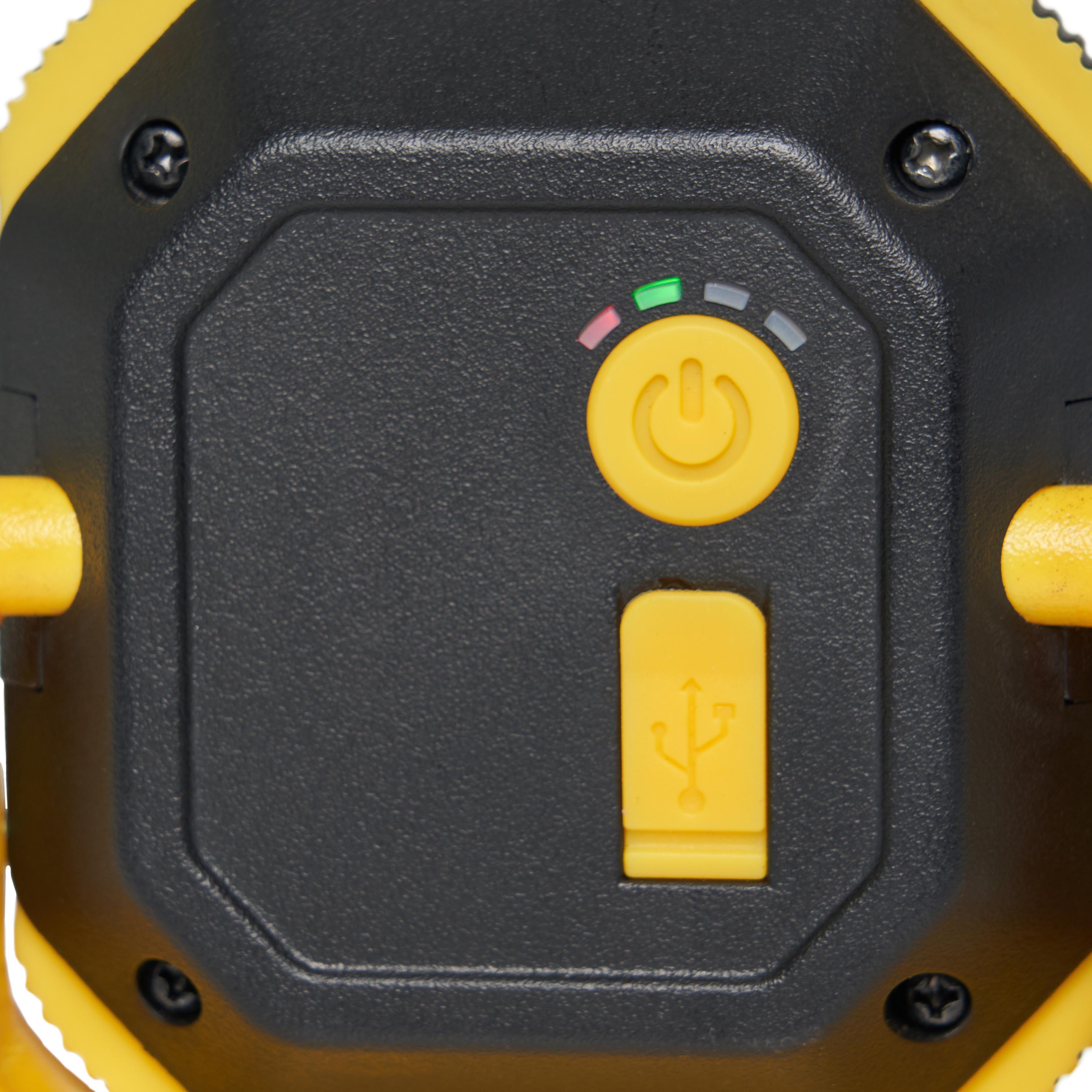 Stanley 800 Lumen Handheld Rechargeable Worklight with Magnet Holder. IP65. USB-C
