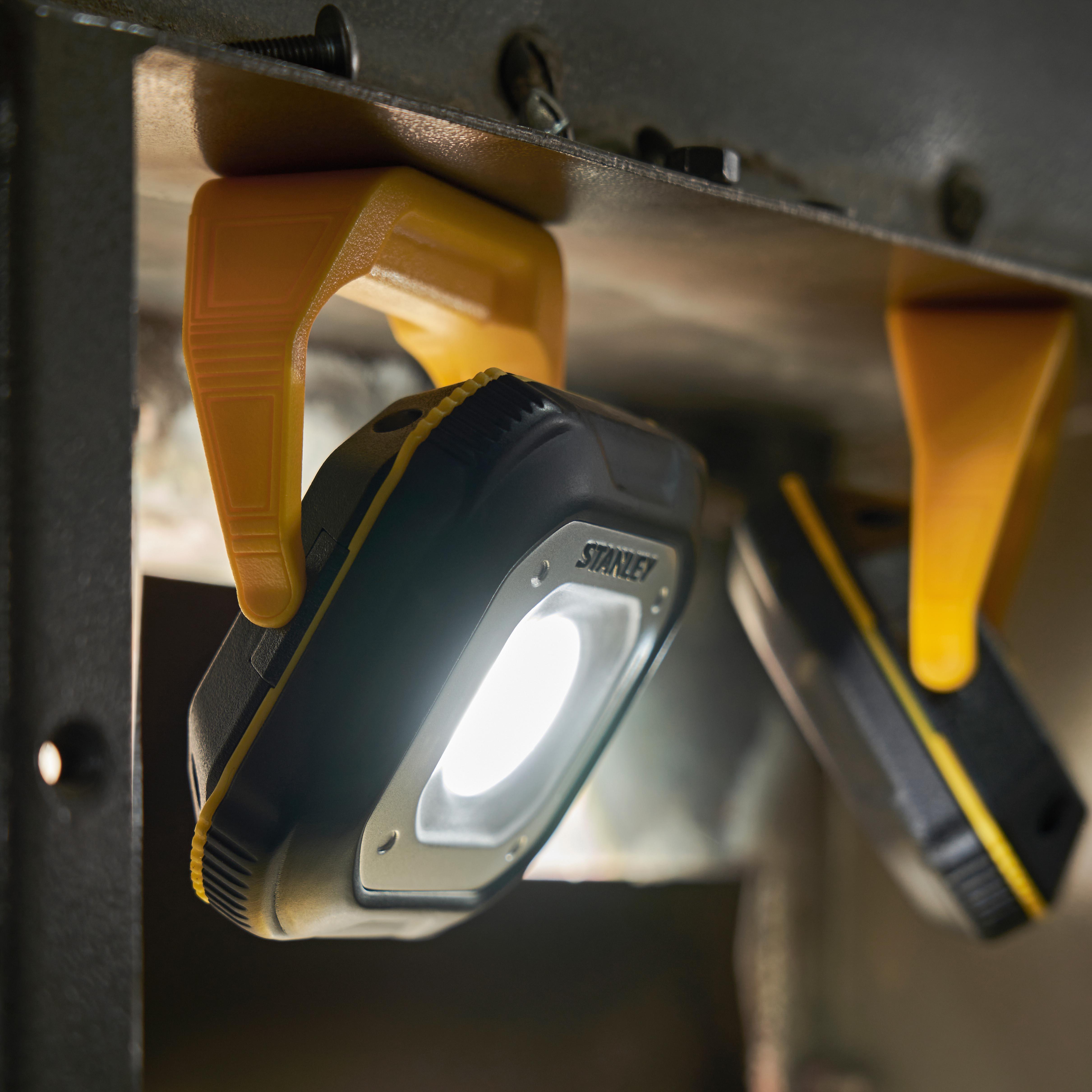 Stanley 800 Lumen Handheld Rechargeable Worklight with Magnet Holder. IP65. USB-C