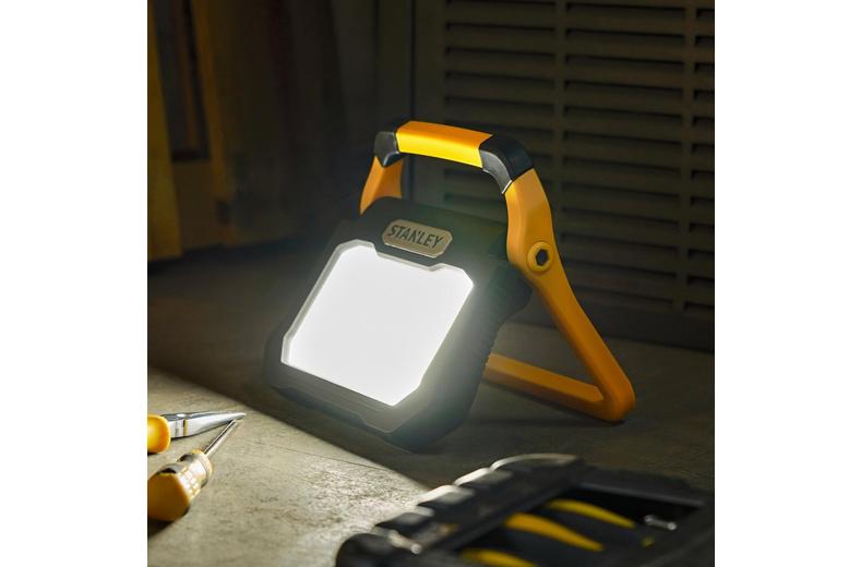 Stanley 3000 Lumen Rechargeable LED Worklight. IP54. USB-C Stanley 3000 Lumen Rechargeable LED Worklight. IP54. USB-C