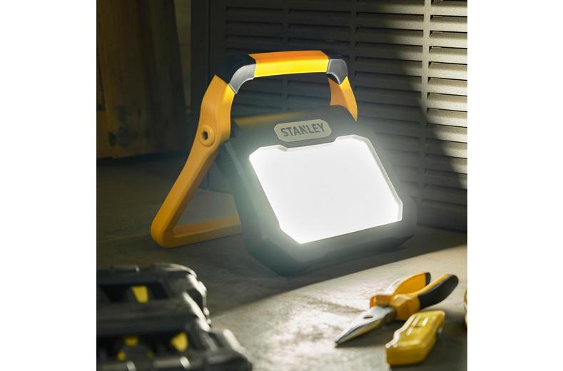 Stanley 5000 Lumen Rechargeable LED Worklight. IP54. USB-C Stanley 5000 Lumen Rechargeable LED Worklight. IP54. USB-C