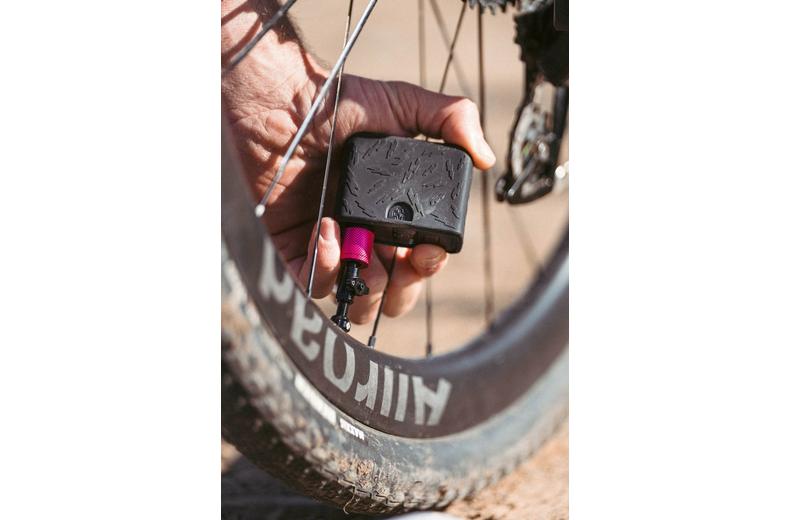 Muc-Off AirMach Pro Electric Mini Inflator Muc-Off AirMach Pro Electric Mini Inflator