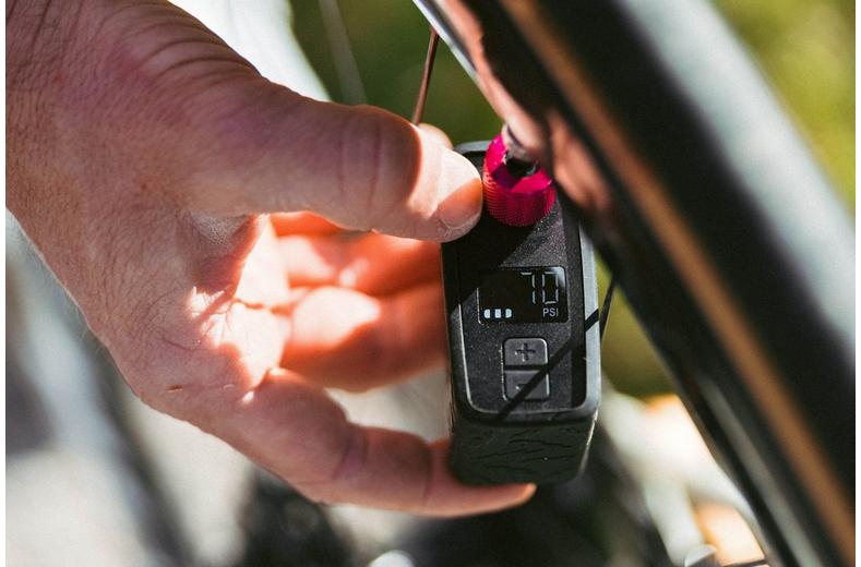 Muc-Off AirMach Pro Electric Mini Inflator Muc-Off AirMach Pro Electric Mini Inflator