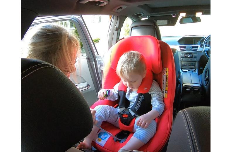 5 Point Plus Anti-Escape System: 6 months to 4 years 5 Point Plus Anti-Escape System: 6 months to 4 years