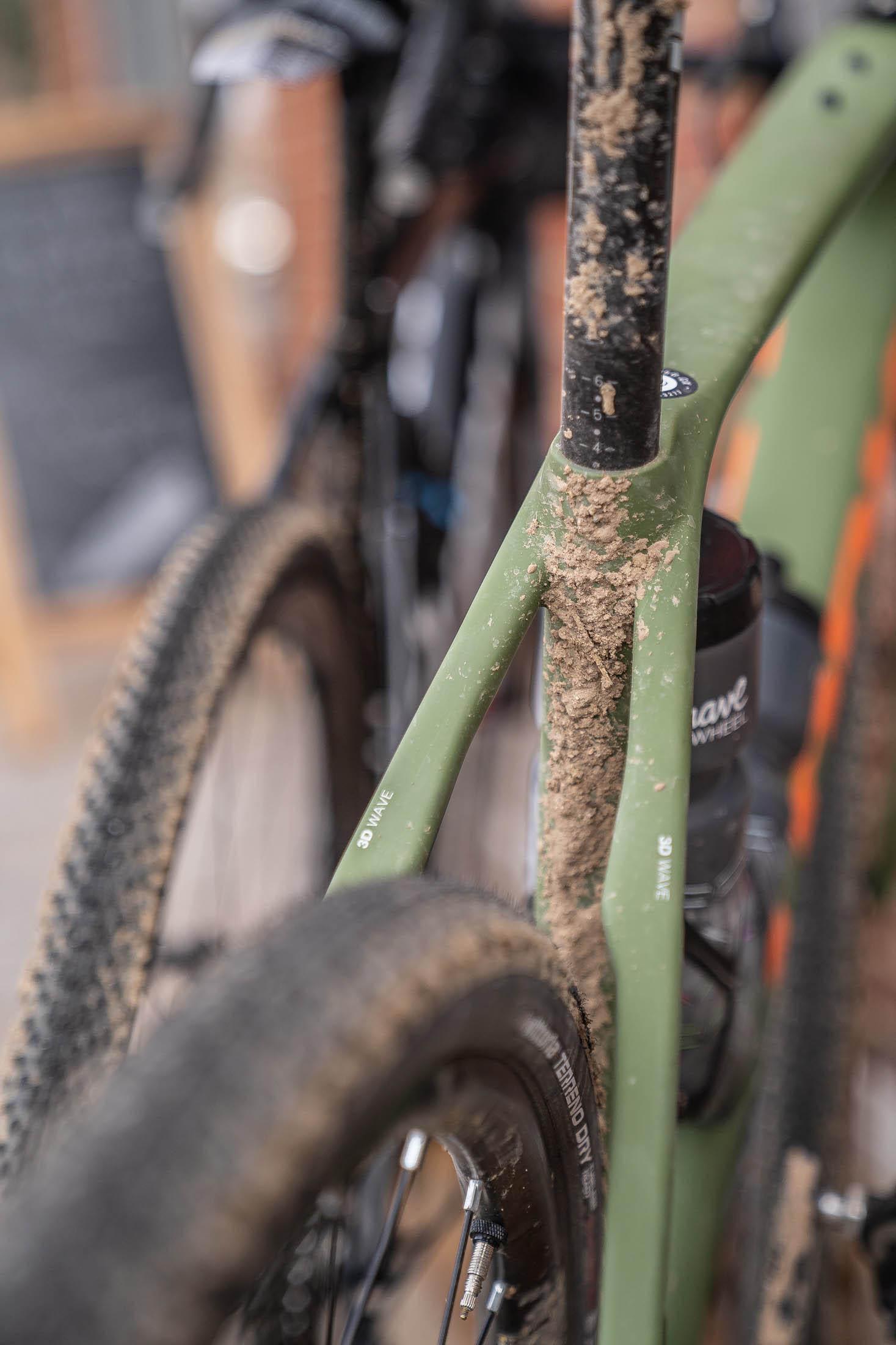 Goodyear Connector TC Gravel Tyre 700x40c Bundle