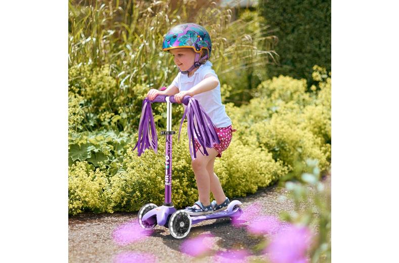 Micro Mini Deluxe LED Scooter, Purple Micro Mini Deluxe LED Scooter, Purple