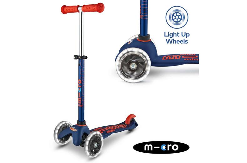 Micro Mini Deluxe LED Scooter, Navy Micro Mini Deluxe LED Scooter, Navy