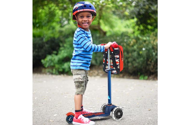 Micro Mini Deluxe LED Scooter, Navy Micro Mini Deluxe LED Scooter, Navy