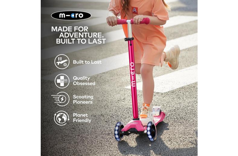 Maxi Micro Deluxe LED Scooter Maxi Micro Deluxe LED Scooter