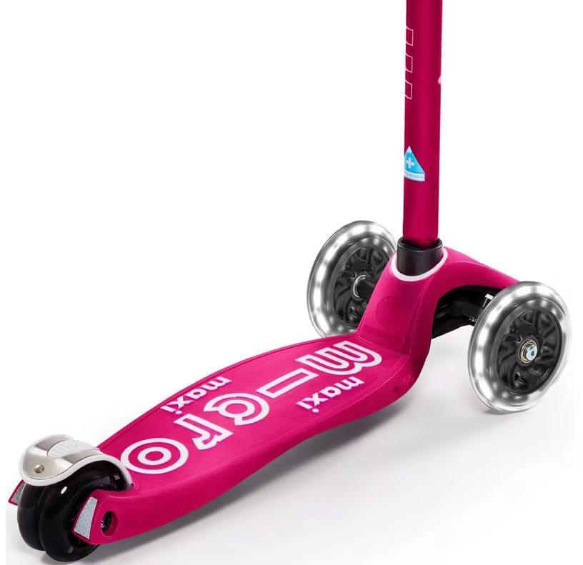 Maxi Micro Deluxe LED Scooter