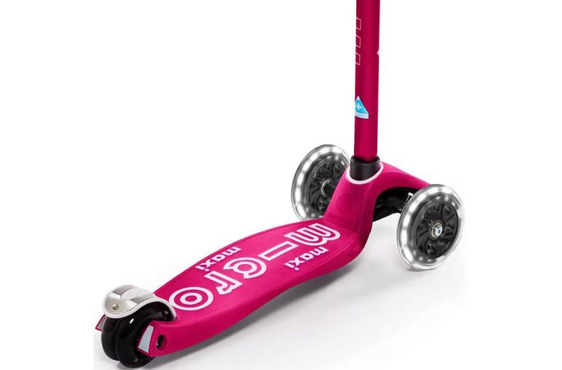 Maxi Micro Deluxe LED Scooter: 5 Years + Maxi Micro Deluxe LED Scooter: 5 Years +