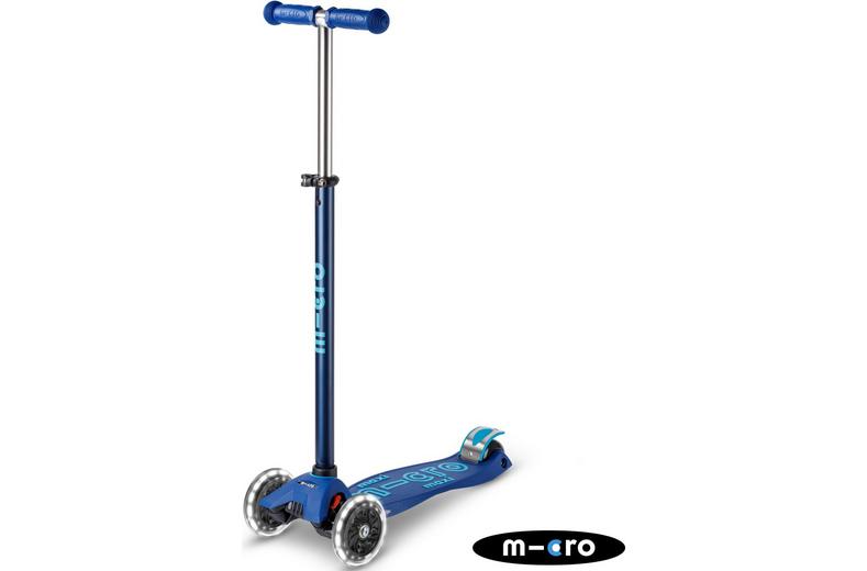 Maxi Micro Deluxe LED Scooter, Pink Maxi Micro Deluxe LED Scooter, Pink