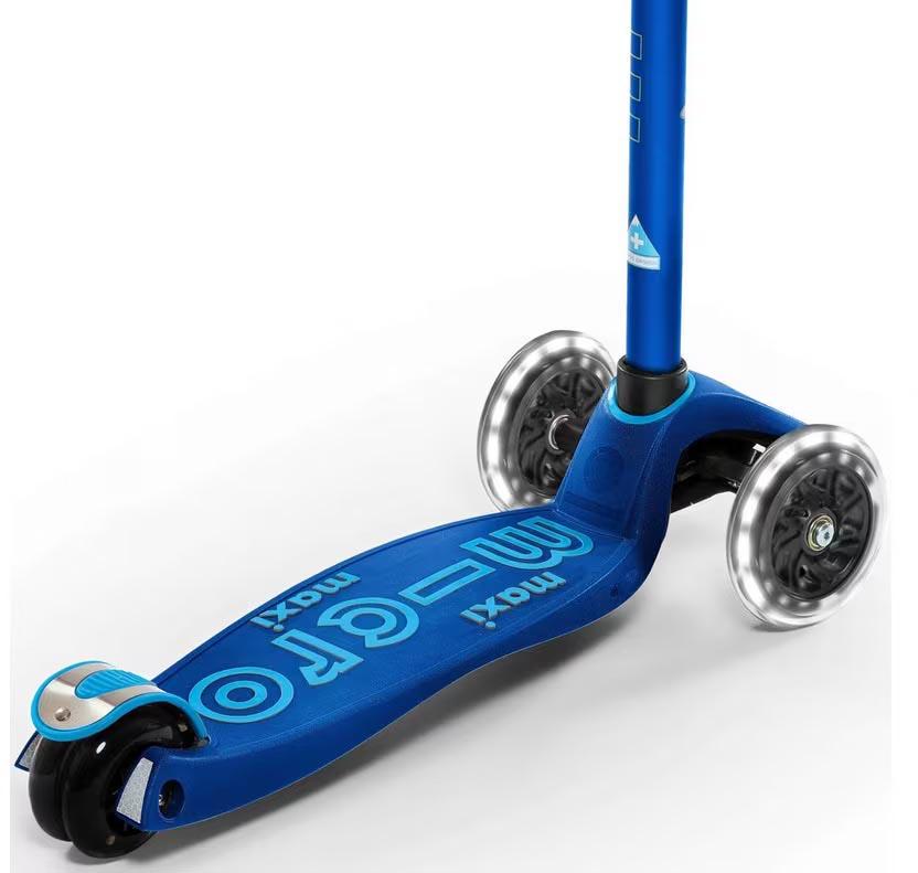 Maxi Micro Deluxe LED Scooter, Pink